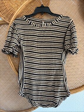 Free People Short-Sleeve Ribbed knit Stretch Puff sleeve top size Med